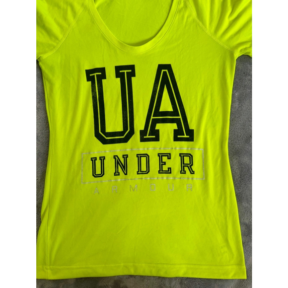 Under Armour Neon Yellow Heatgear Semi Fitted Graphic Womens Cut Tee Small - Picture 3 of 7